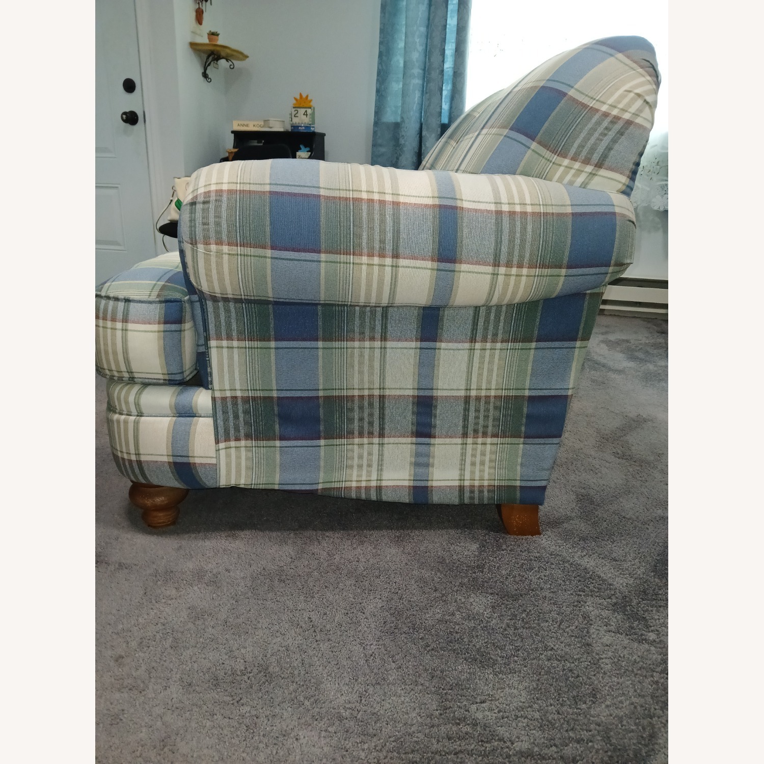 Broyhill Furniture Loveseat Sofa - image-4