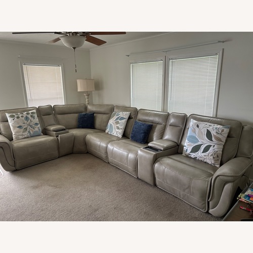 Used Sahara 7 Piece Sectional for sale on AptDeco