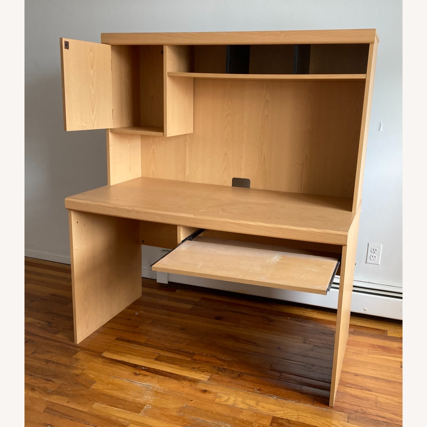 Desk with Hutch - image-4