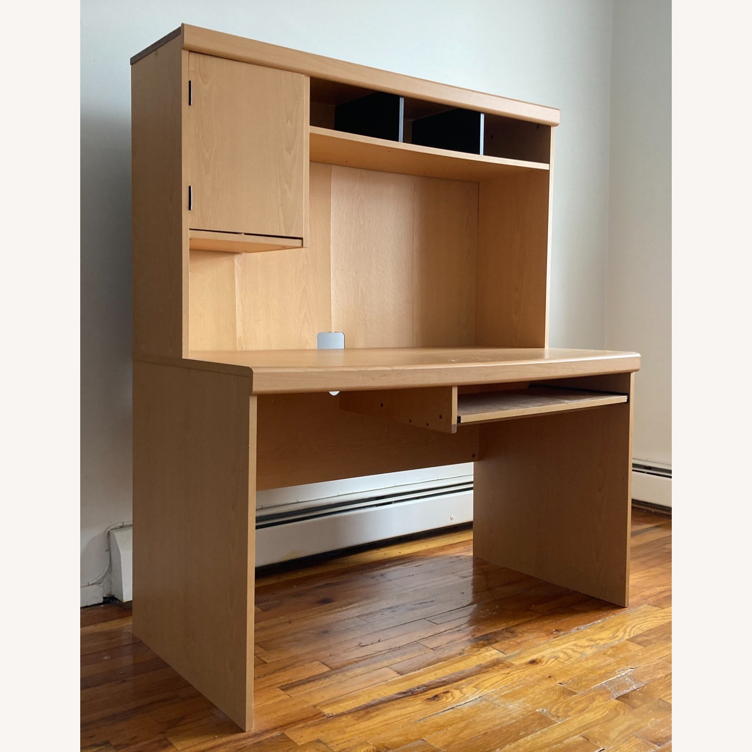 Desk with Hutch - image-2