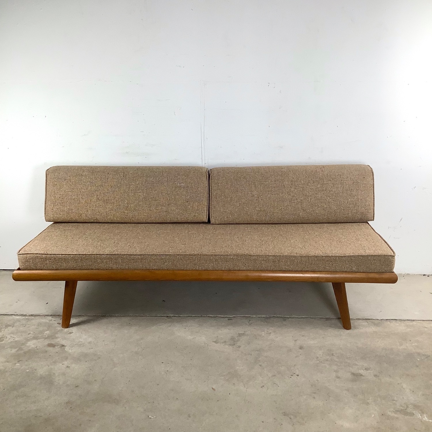 Mid-Century Sofa or Daybed - image-9