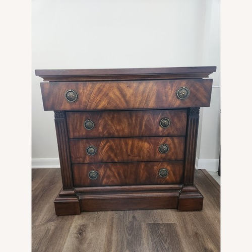 Used Havertys 4 Drawer Chest for sale on AptDeco