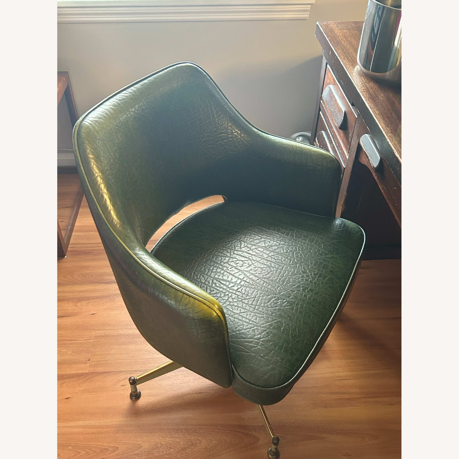 ♡　MCM MCM Chair - AptDeco
