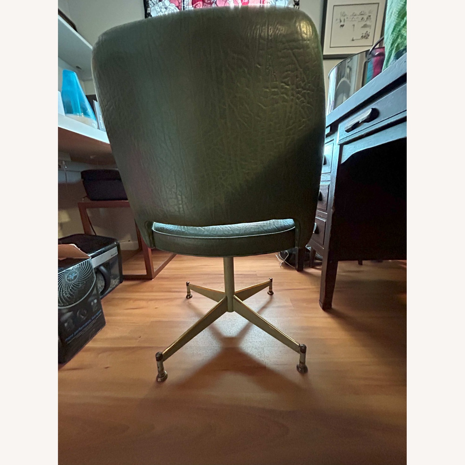 ♡　MCM MCM Chair - AptDeco