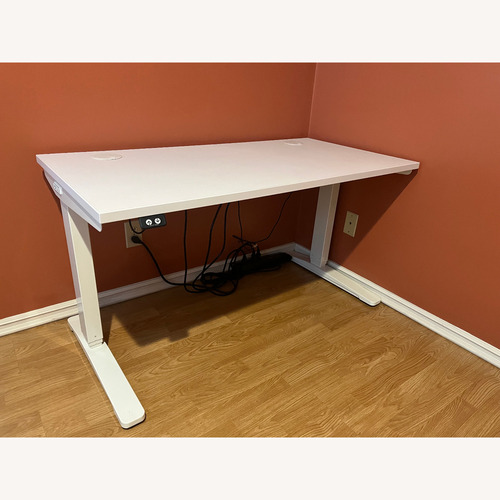 Used Uplift Standing Desk for sale on AptDeco