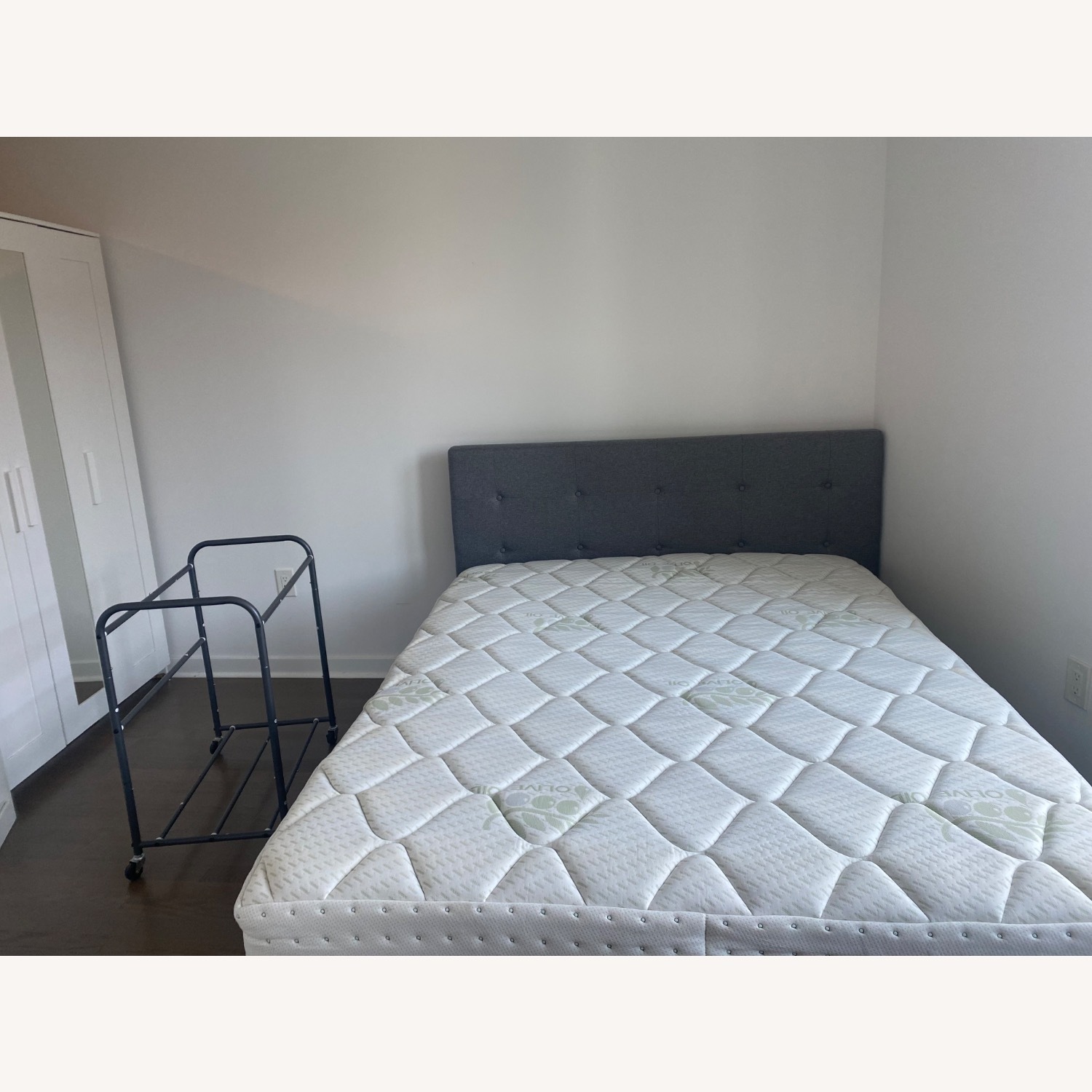 Queen Bed with Storage Drawers - image-4