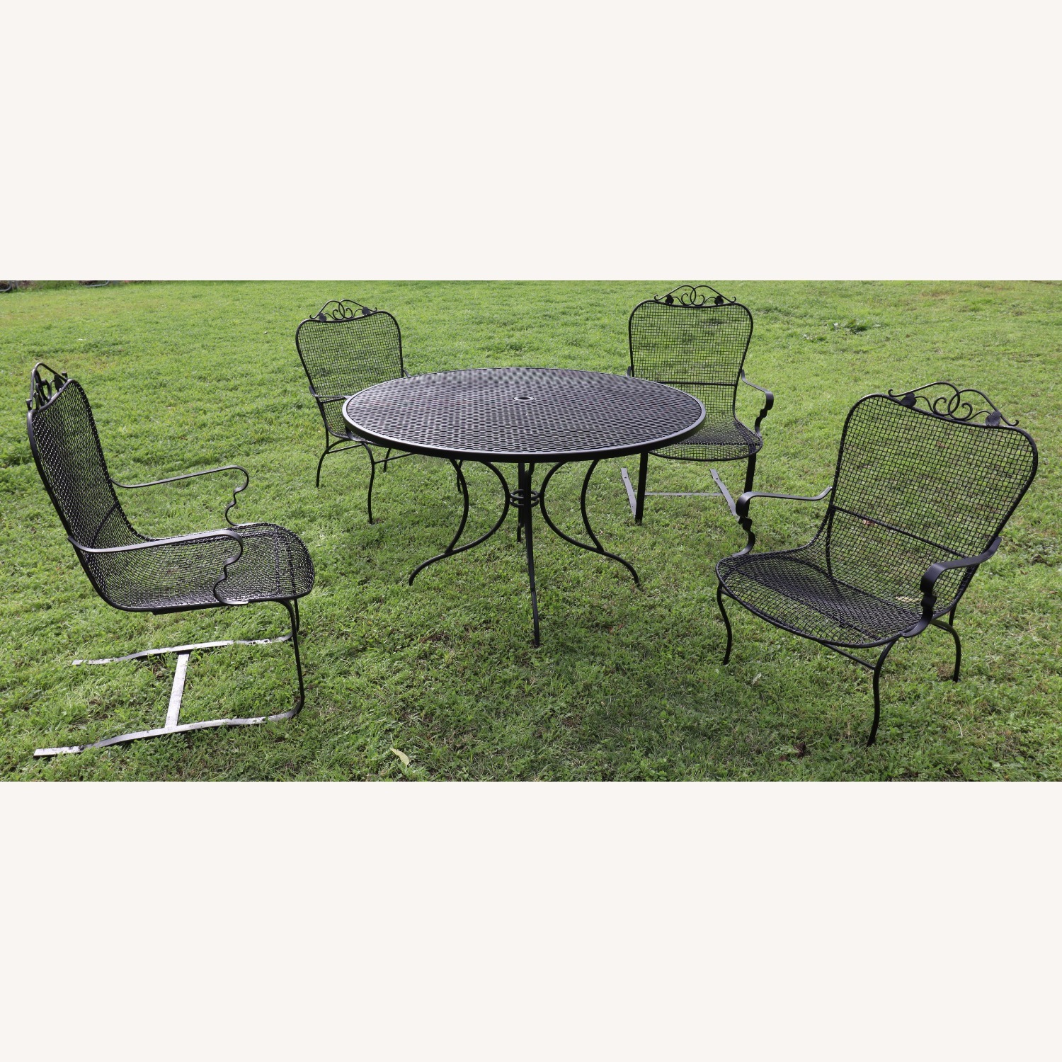 Russell Woodard Wrought Iron Sculptura Patio Set - image-1