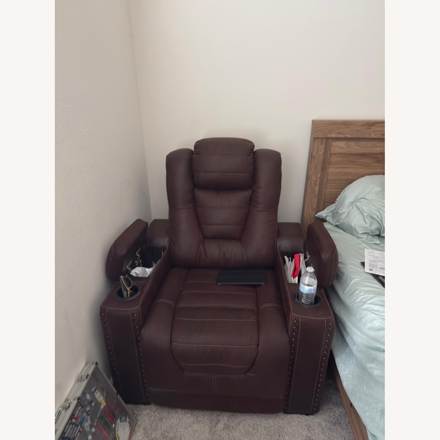 Recliner W Storage - image-2