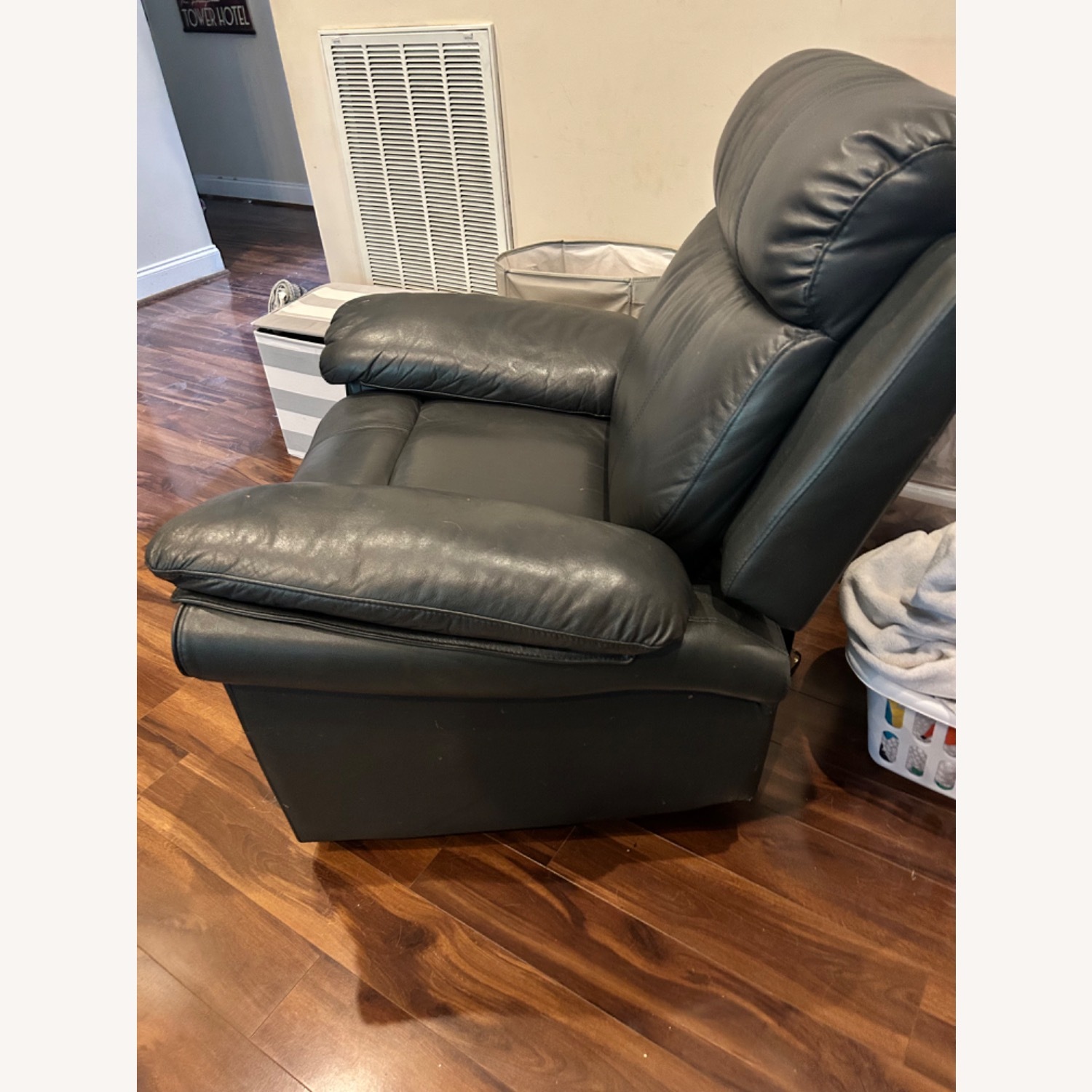 Leggett & Platt Comfy Recliner - image-3