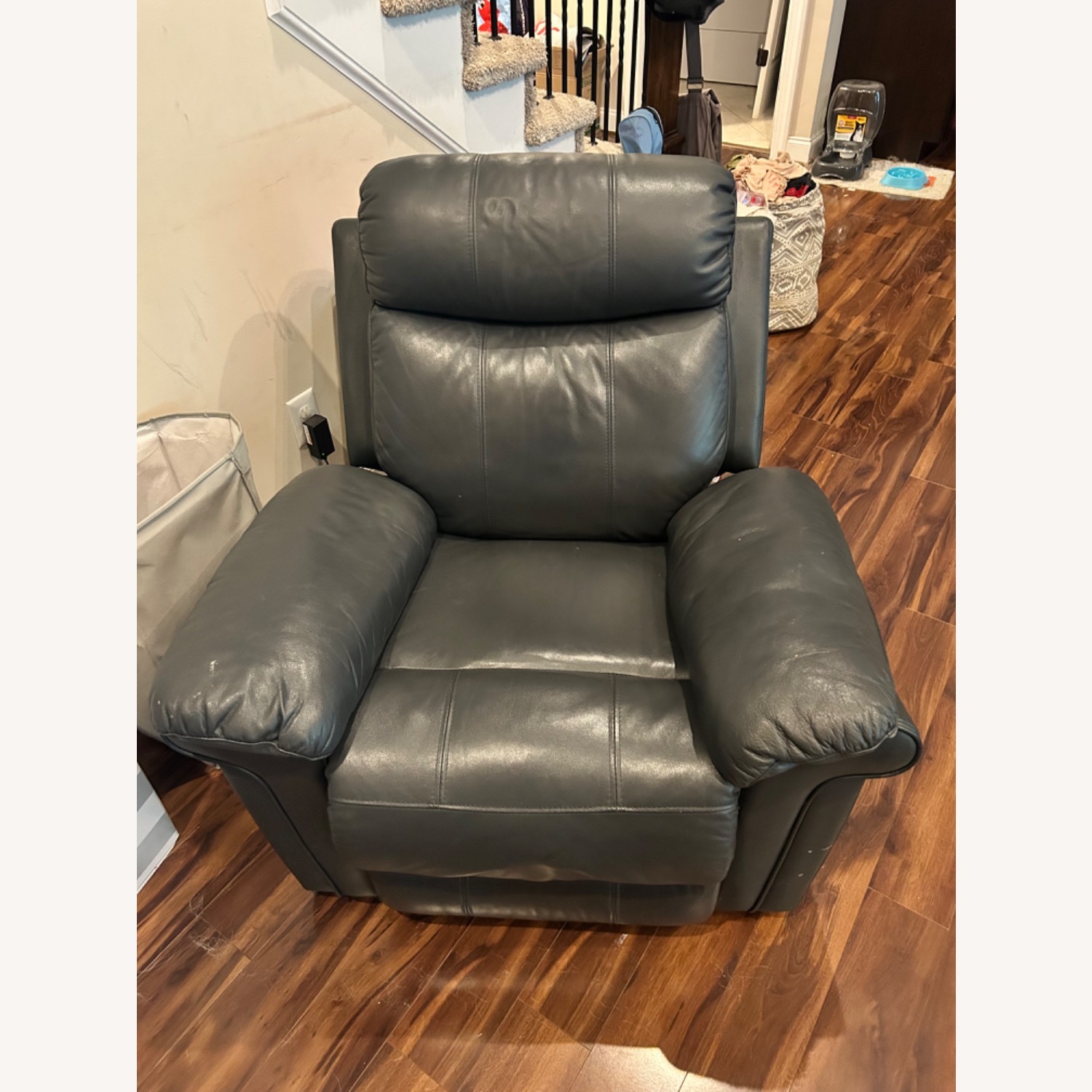 Leggett & Platt Comfy Recliner - image-6
