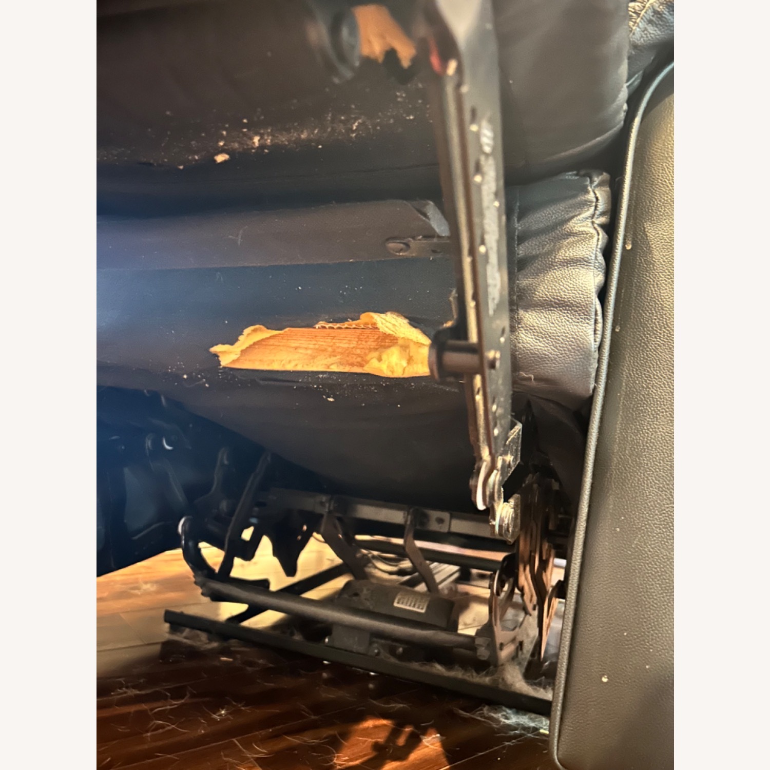 Leggett & Platt Comfy Recliner - image-4