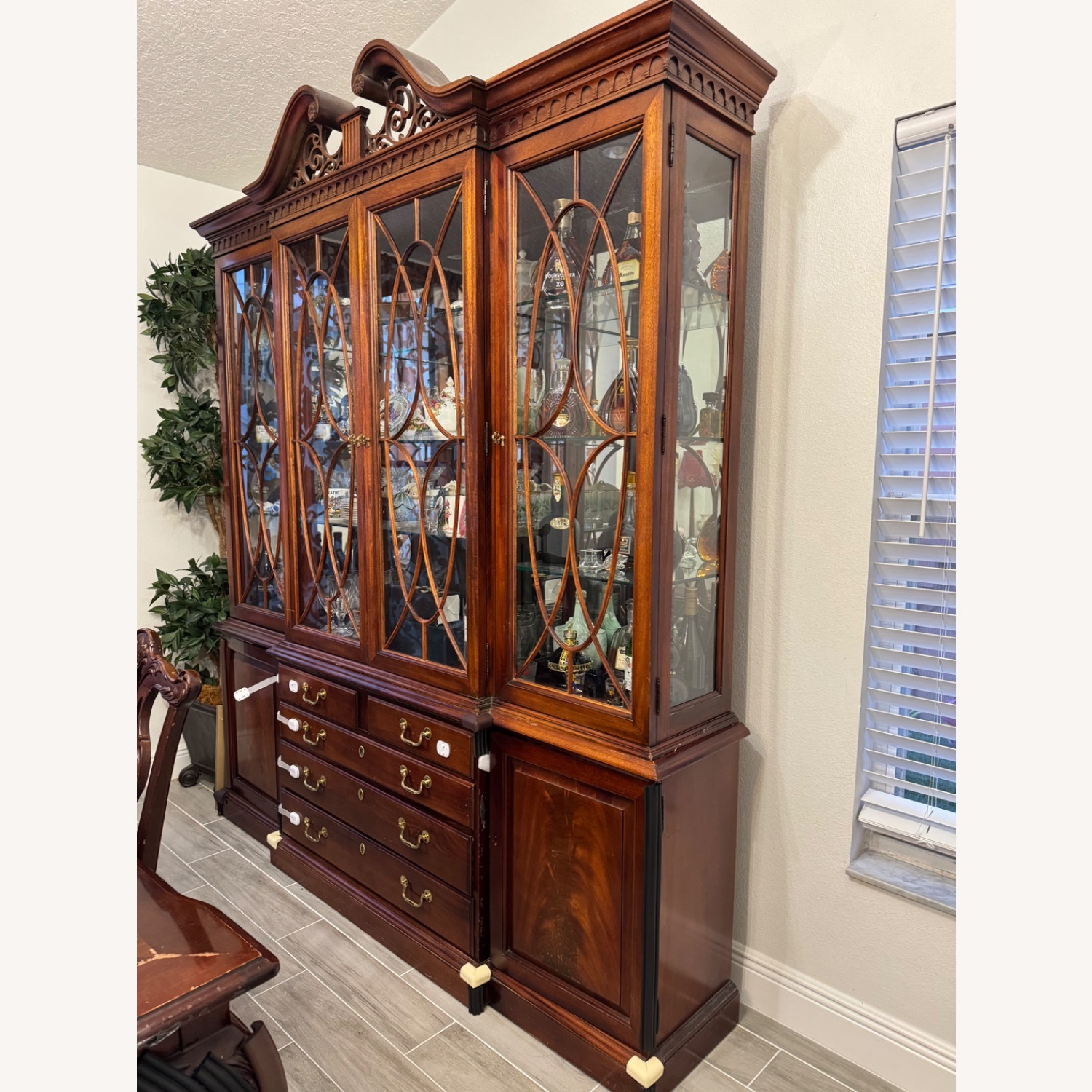 Thomasville Mahogany Fine China Cabinet - image-2