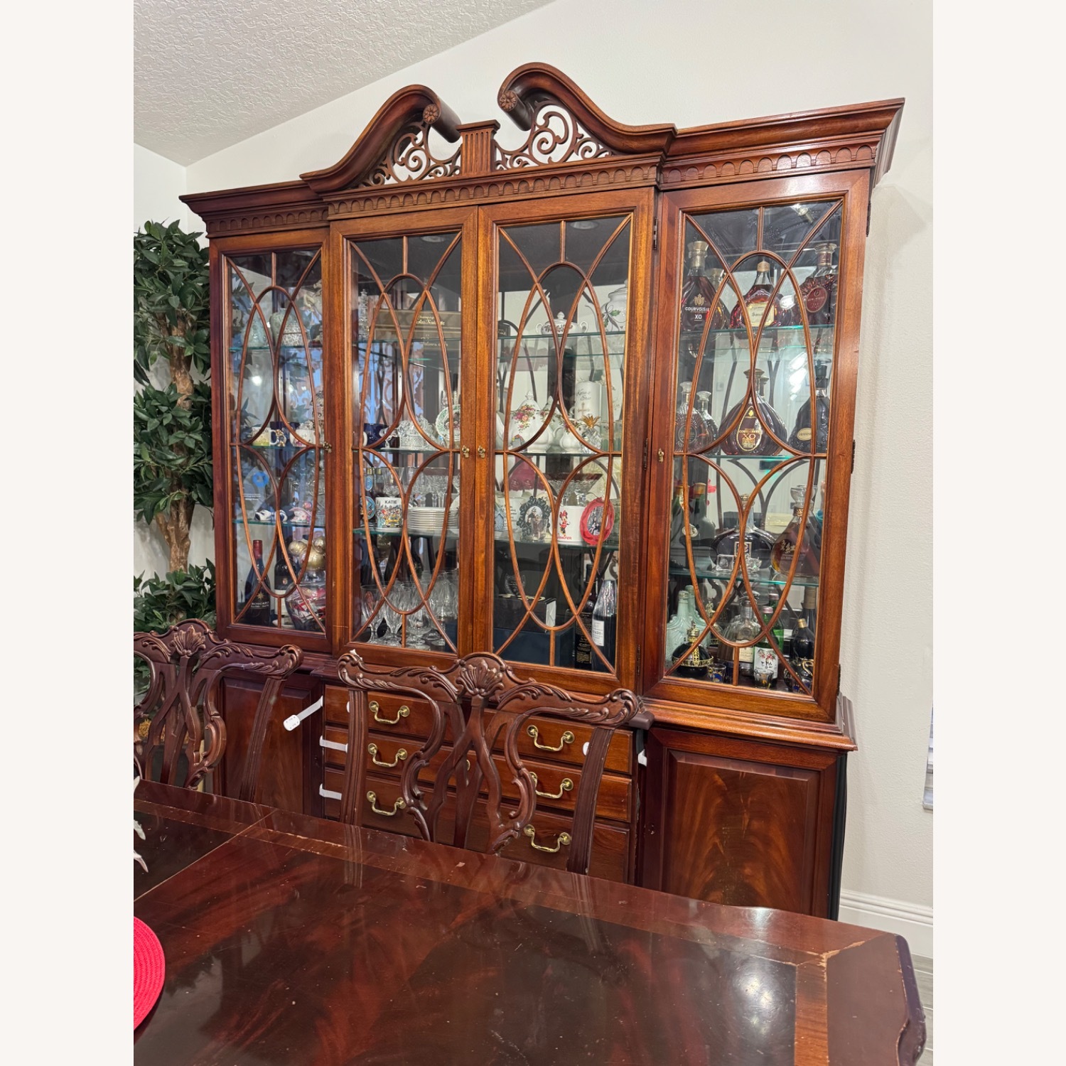 Thomasville Mahogany Fine China Cabinet - image-1