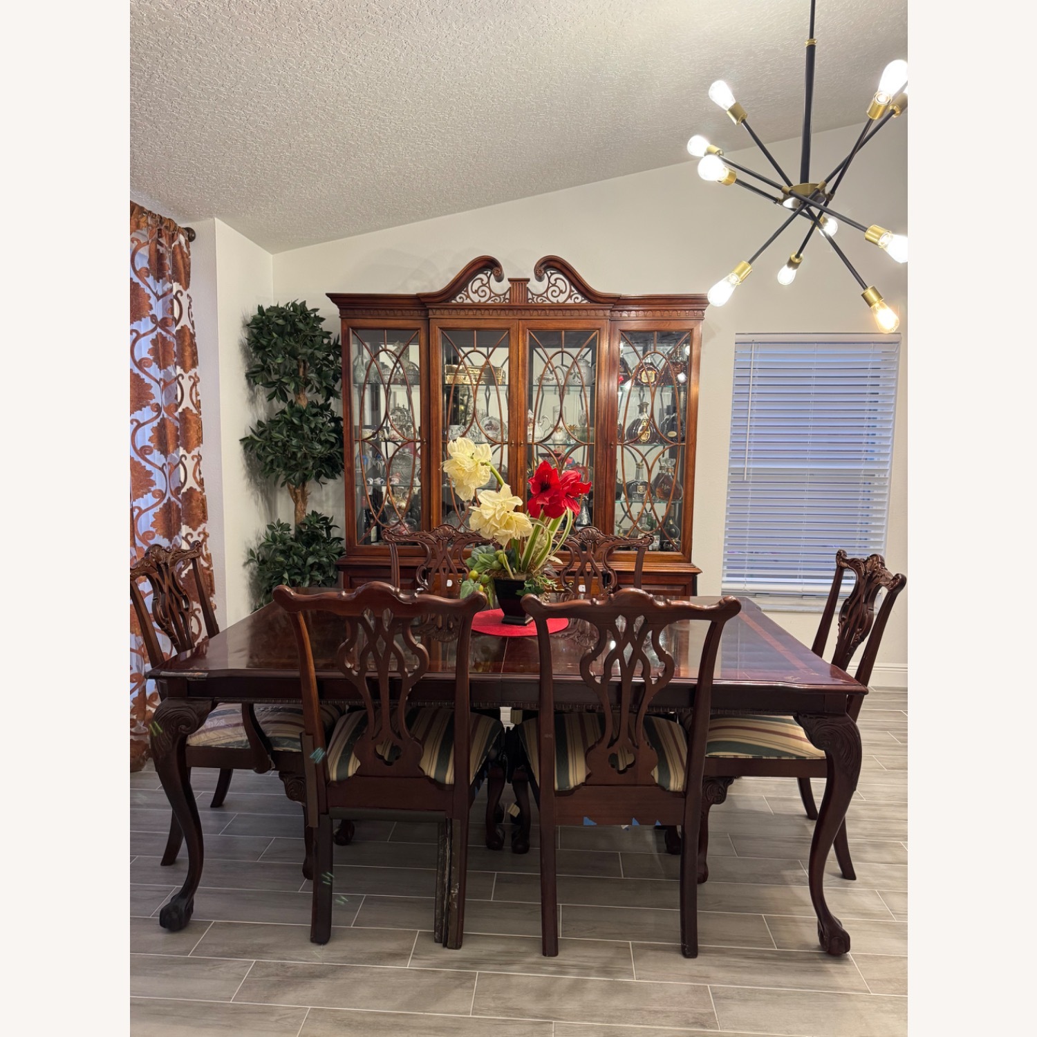 Thomasville Mahogany Dining Table and 6 Chairs  - image-1