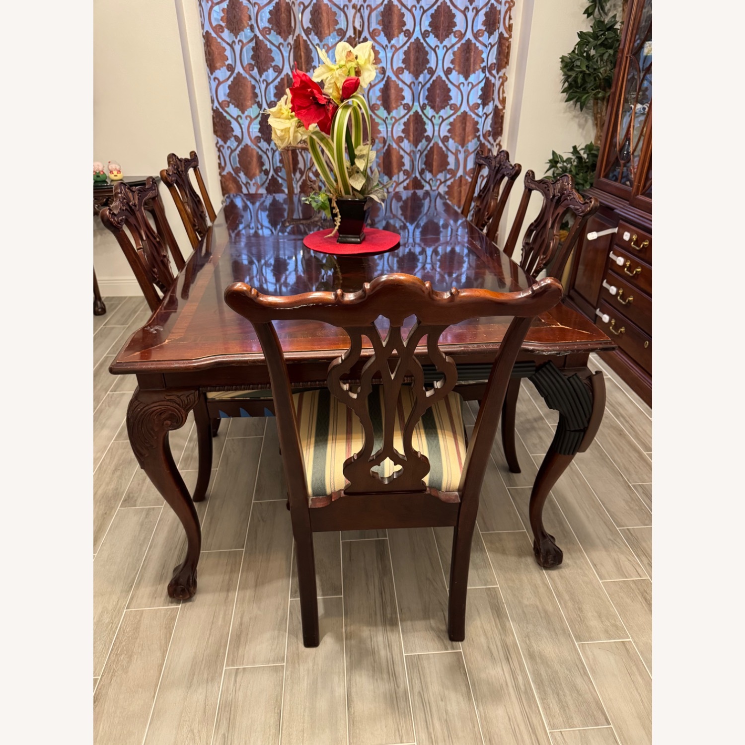 Thomasville Mahogany Dining Table and 6 Chairs  - image-2