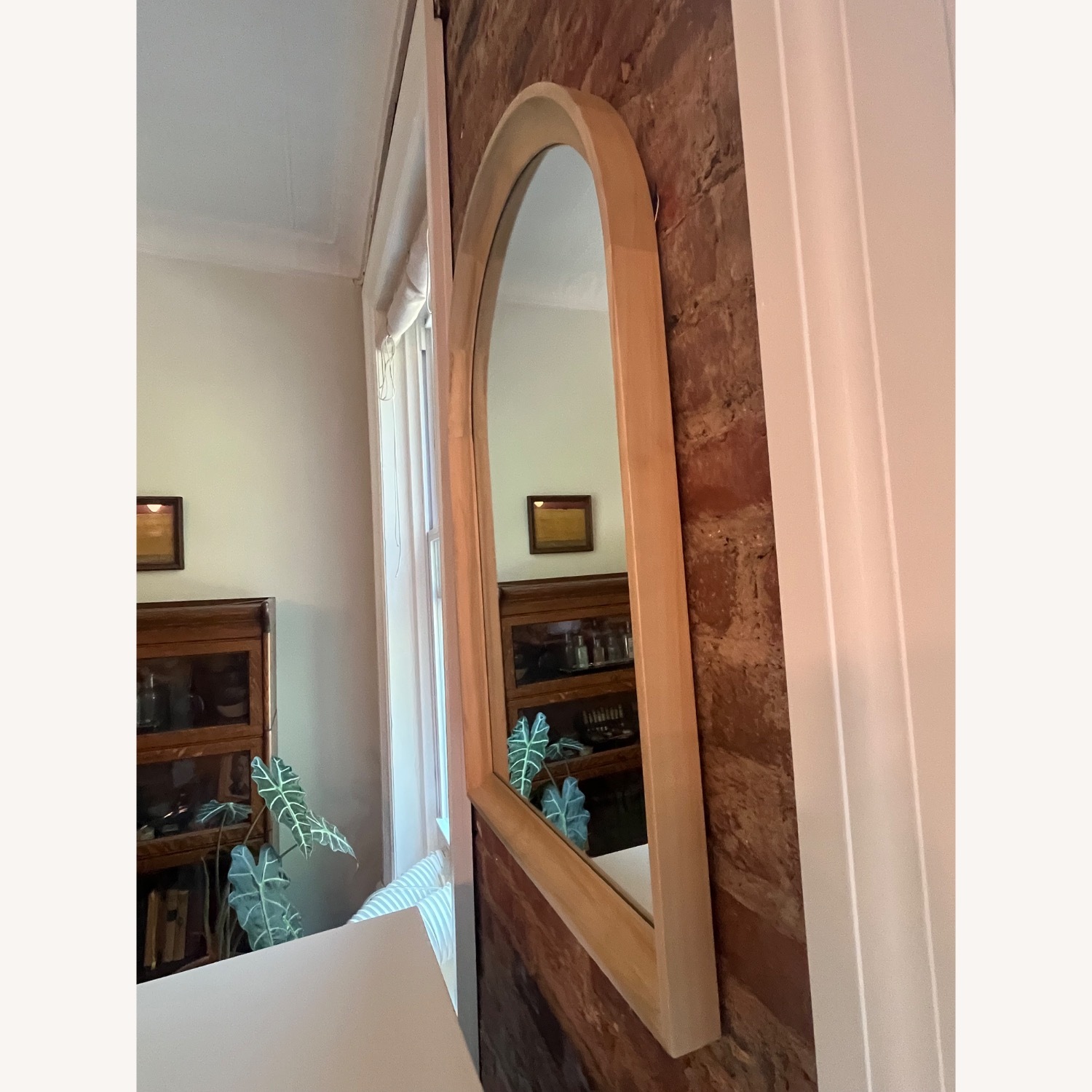 Ached wall mirror with natural wood frame - image-2