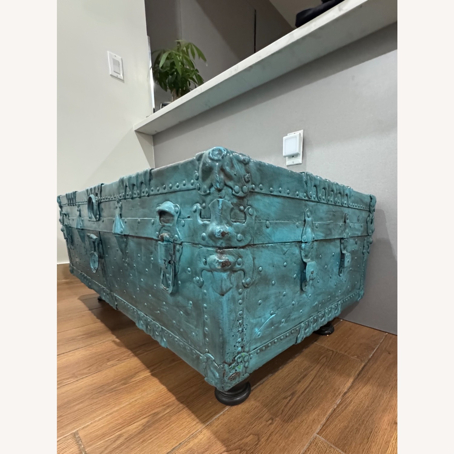 Vintage 1960s Turquoise Trunk - image-4