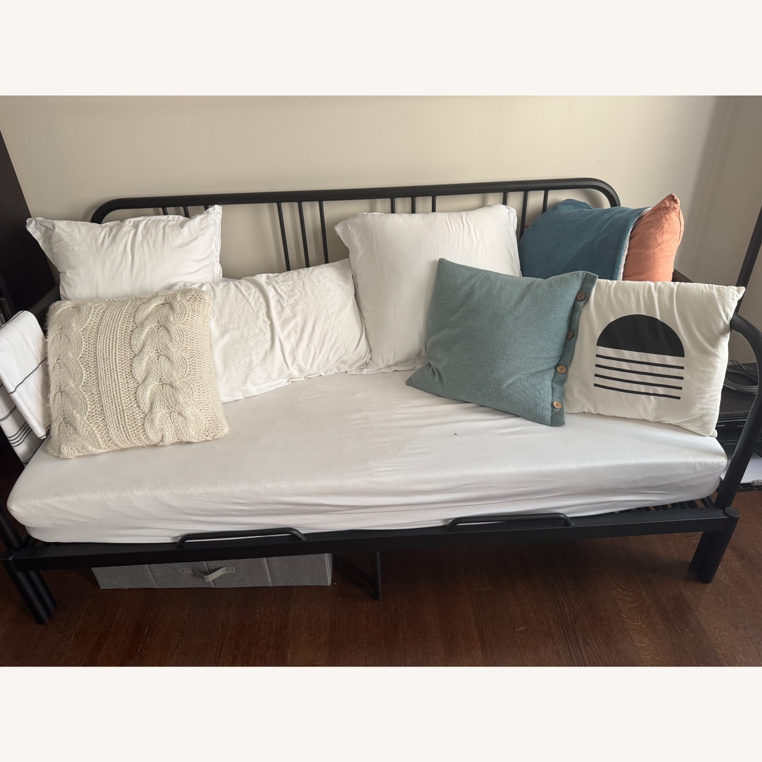 IKEA FYRESDAL Daybed - AptDeco