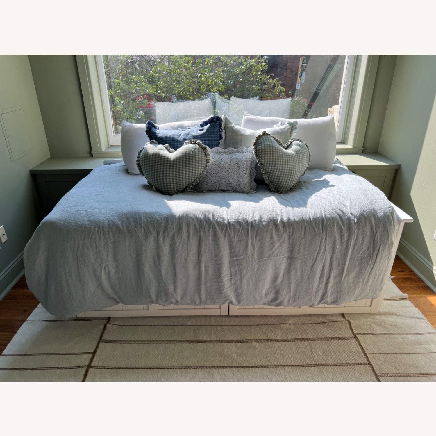 Nantucket Cottage Solid Wood Twin Daybed - image-1