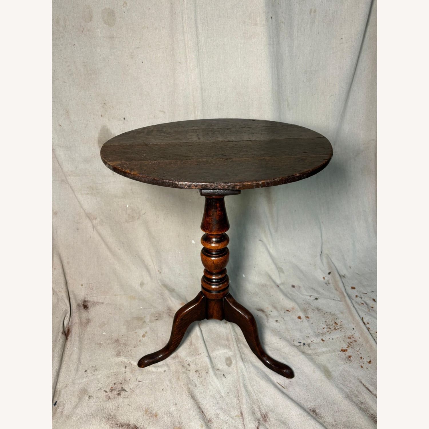 18th Century English Oak Round Tripod Table - image-6