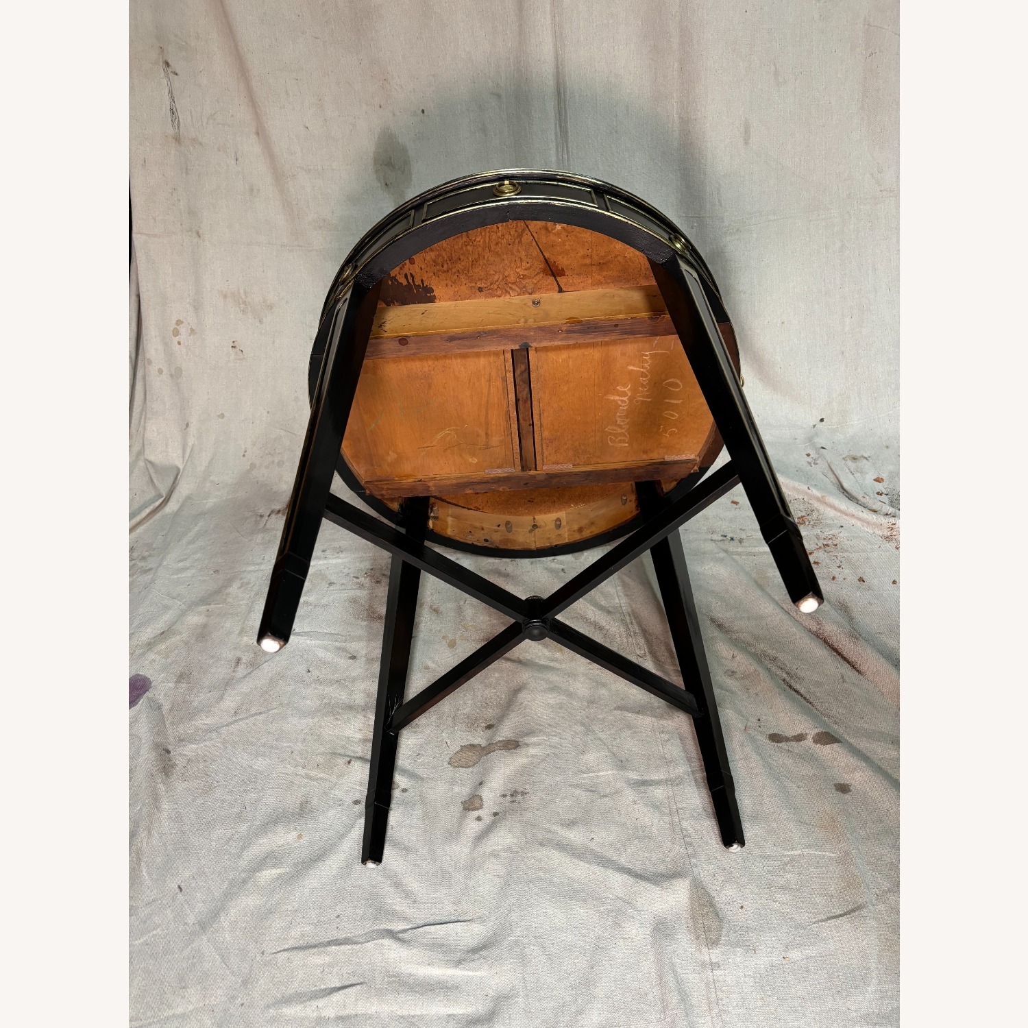 Vintage English Drum Table Tete De Negra - image-6