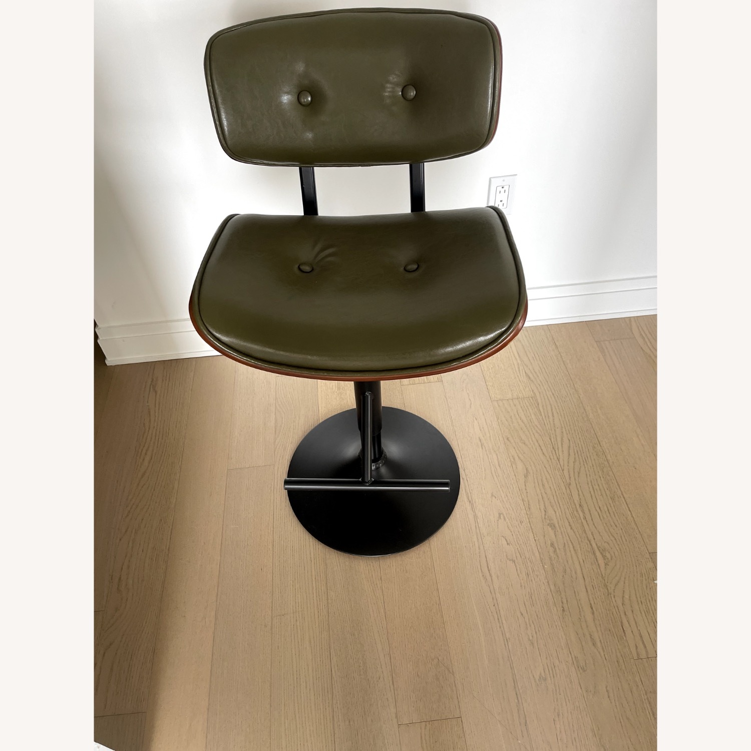 Green Comfortable Bar Stools (x4) - image-1