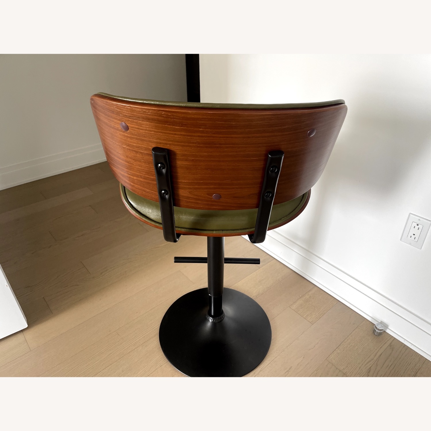 Green Comfortable Bar Stools (x4) - image-2