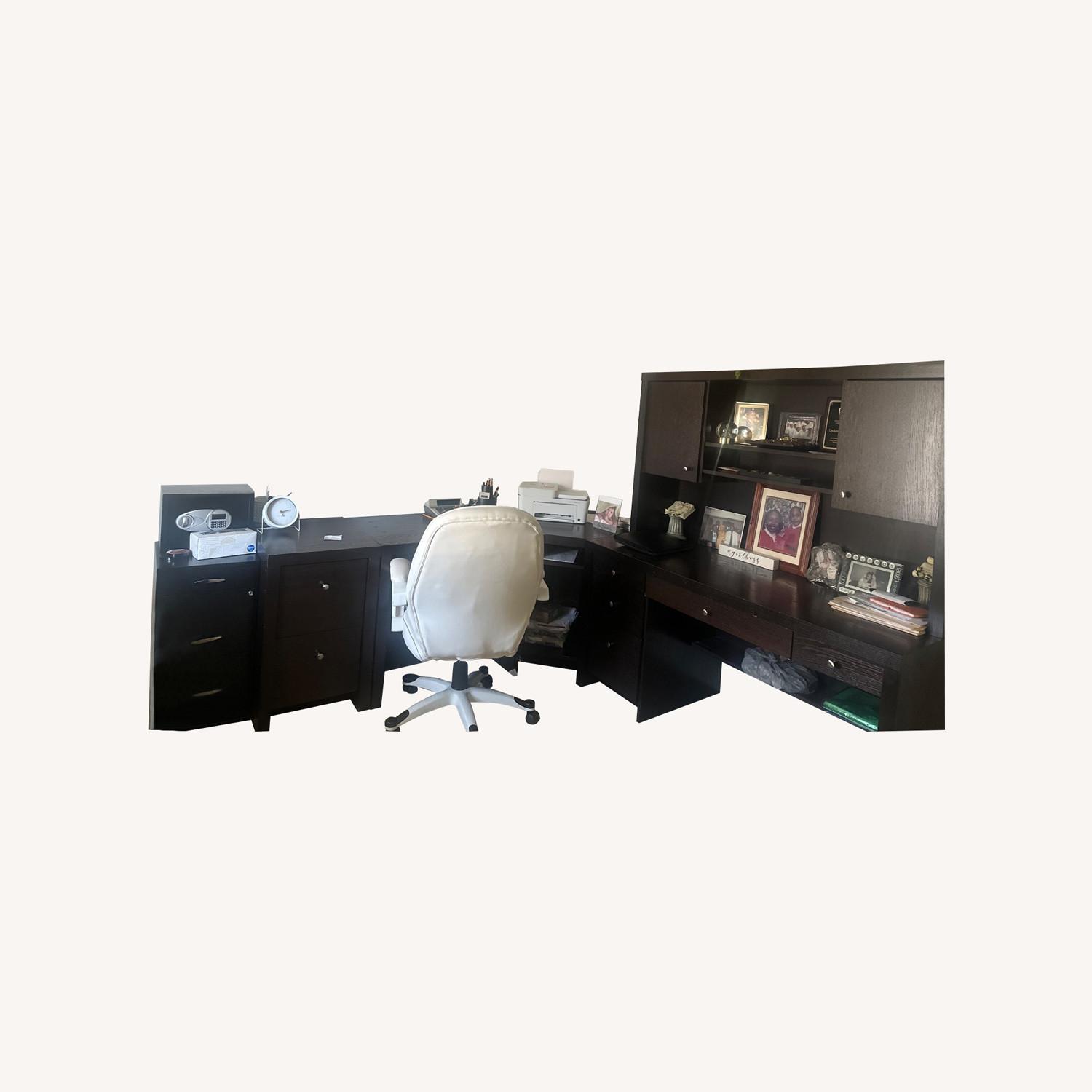 Office Desk - image-0