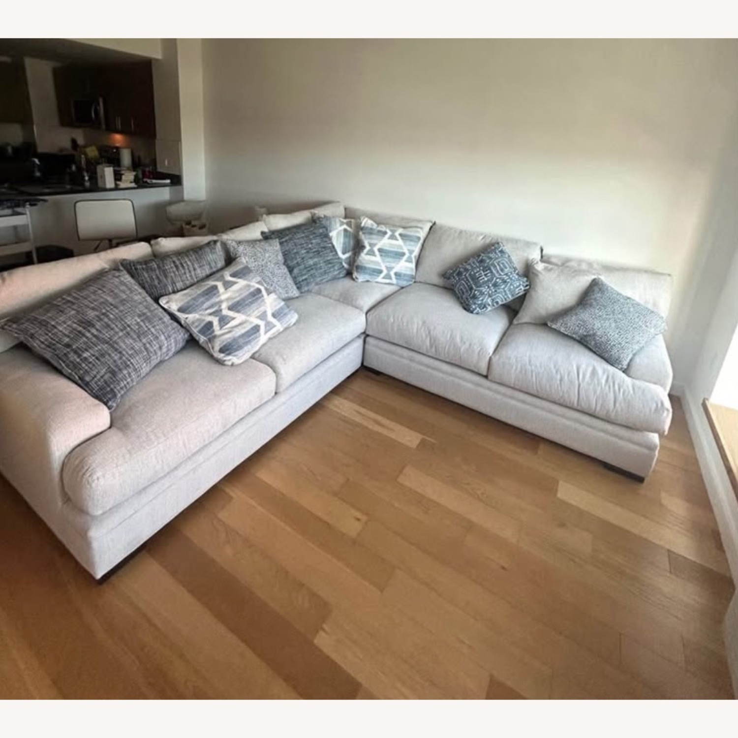 Rooms To Go Cindy Crawford Sectional - image-1