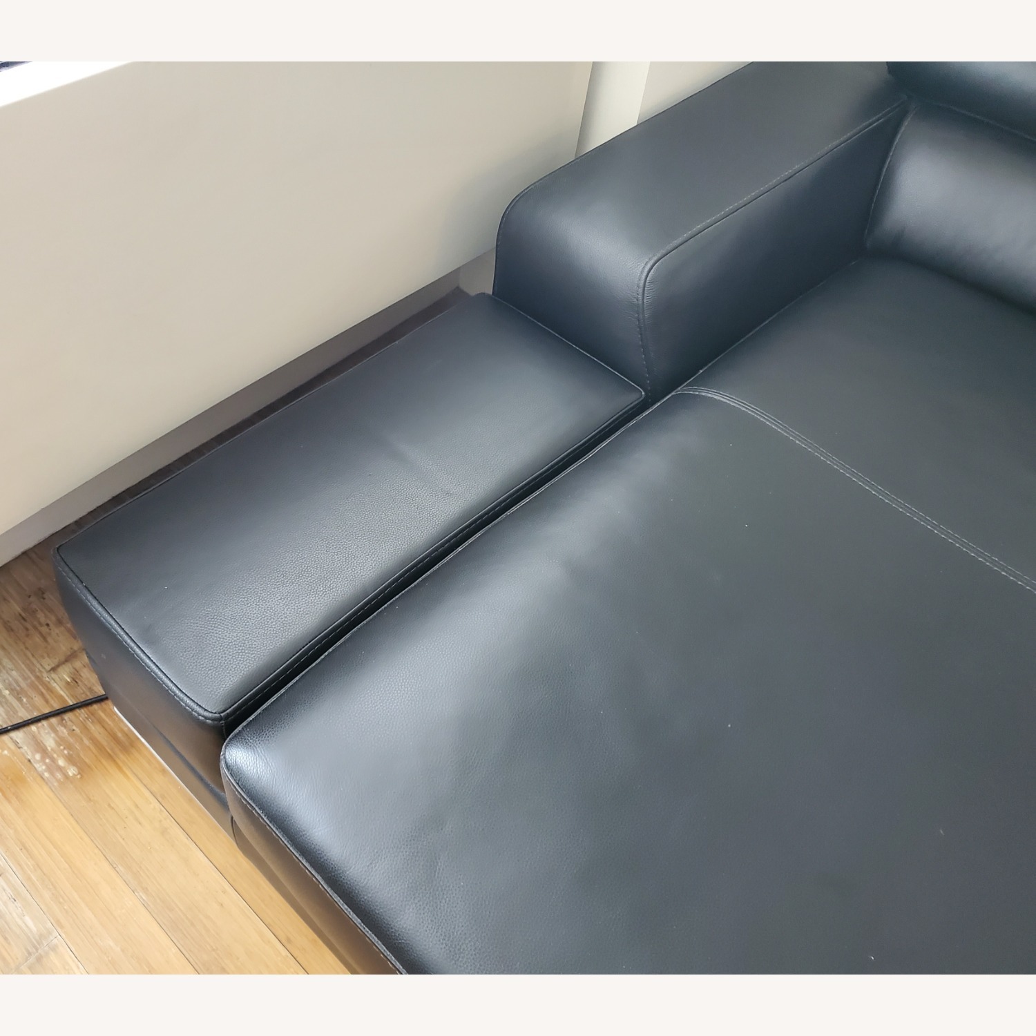 Modani Bergamo Black Leather Sectional - image-6