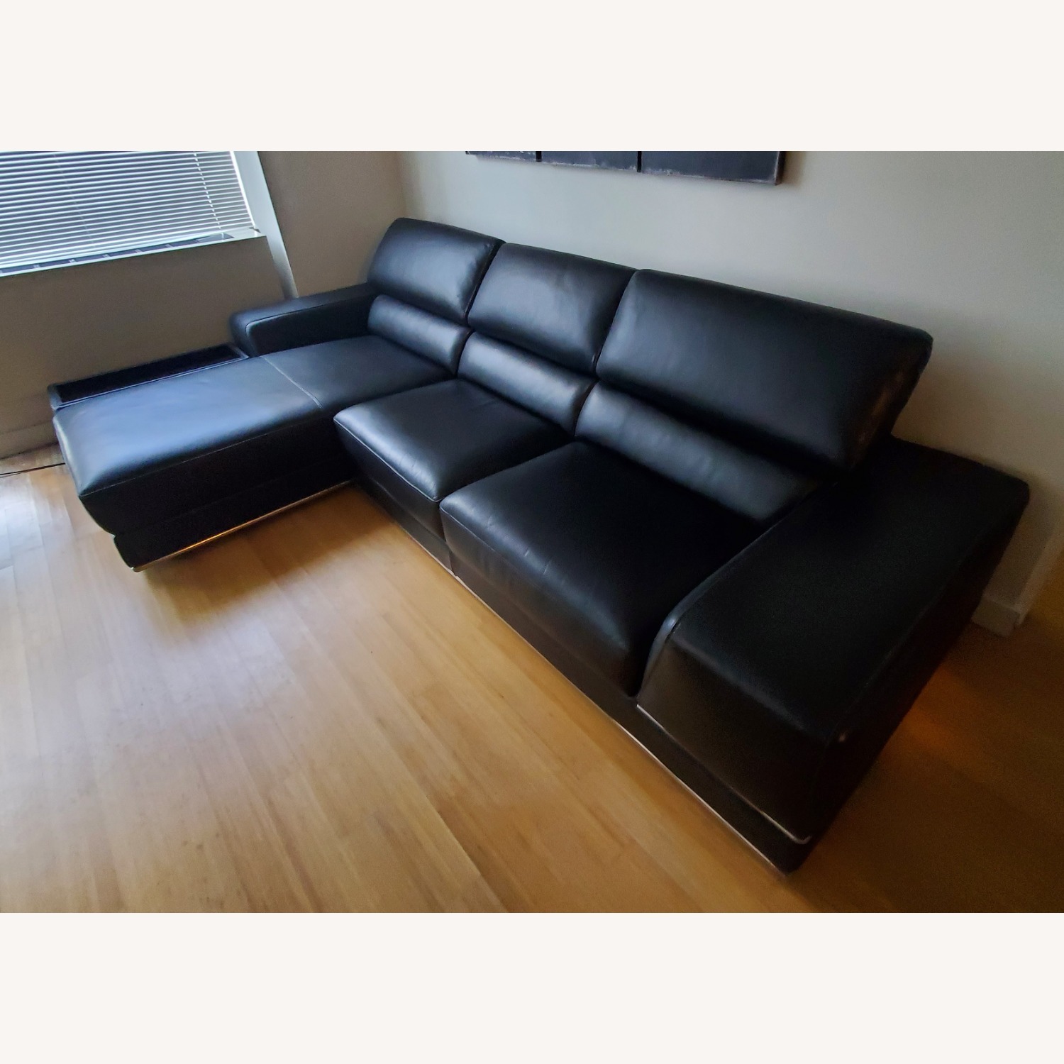 Modani Bergamo Black Leather Sectional - image-3