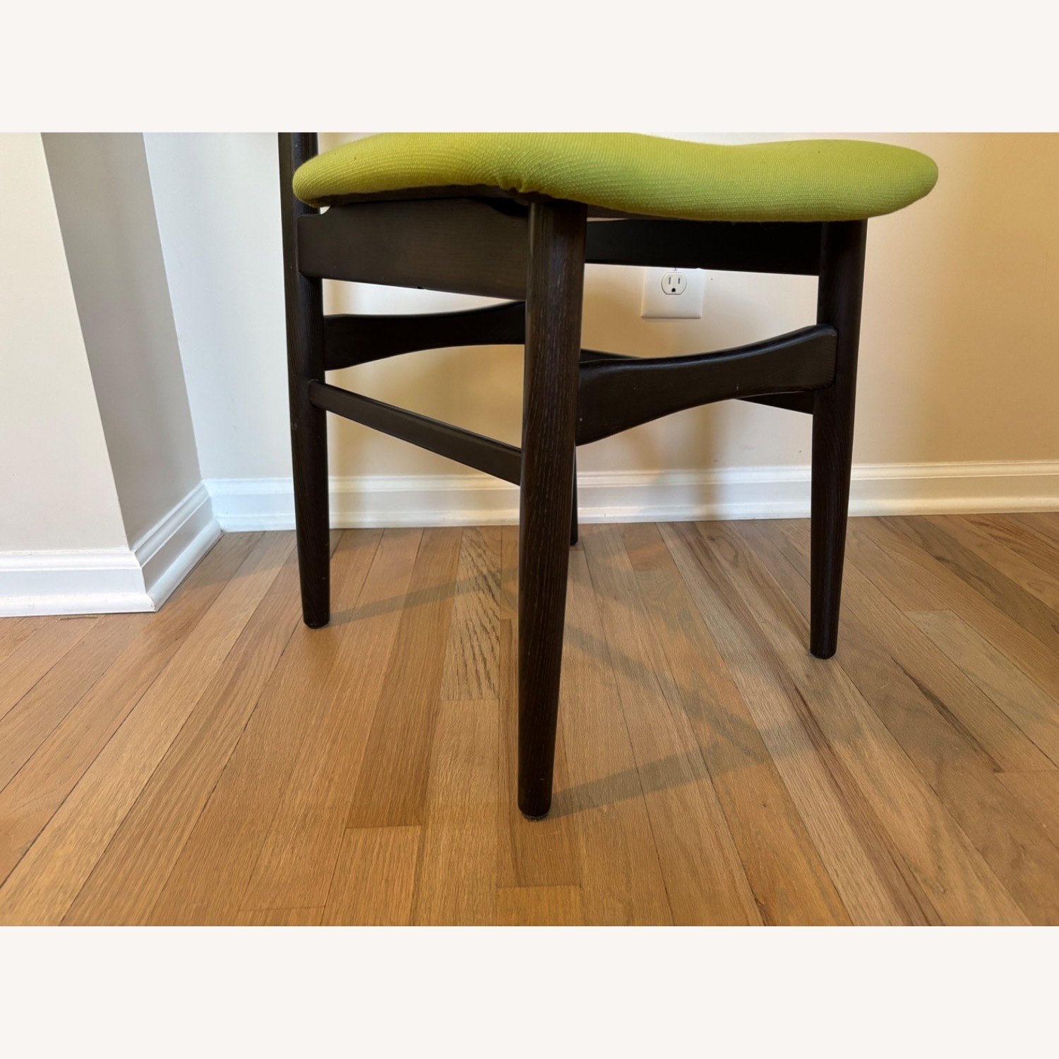 DWR Dining Set W Expandable Table - image-14