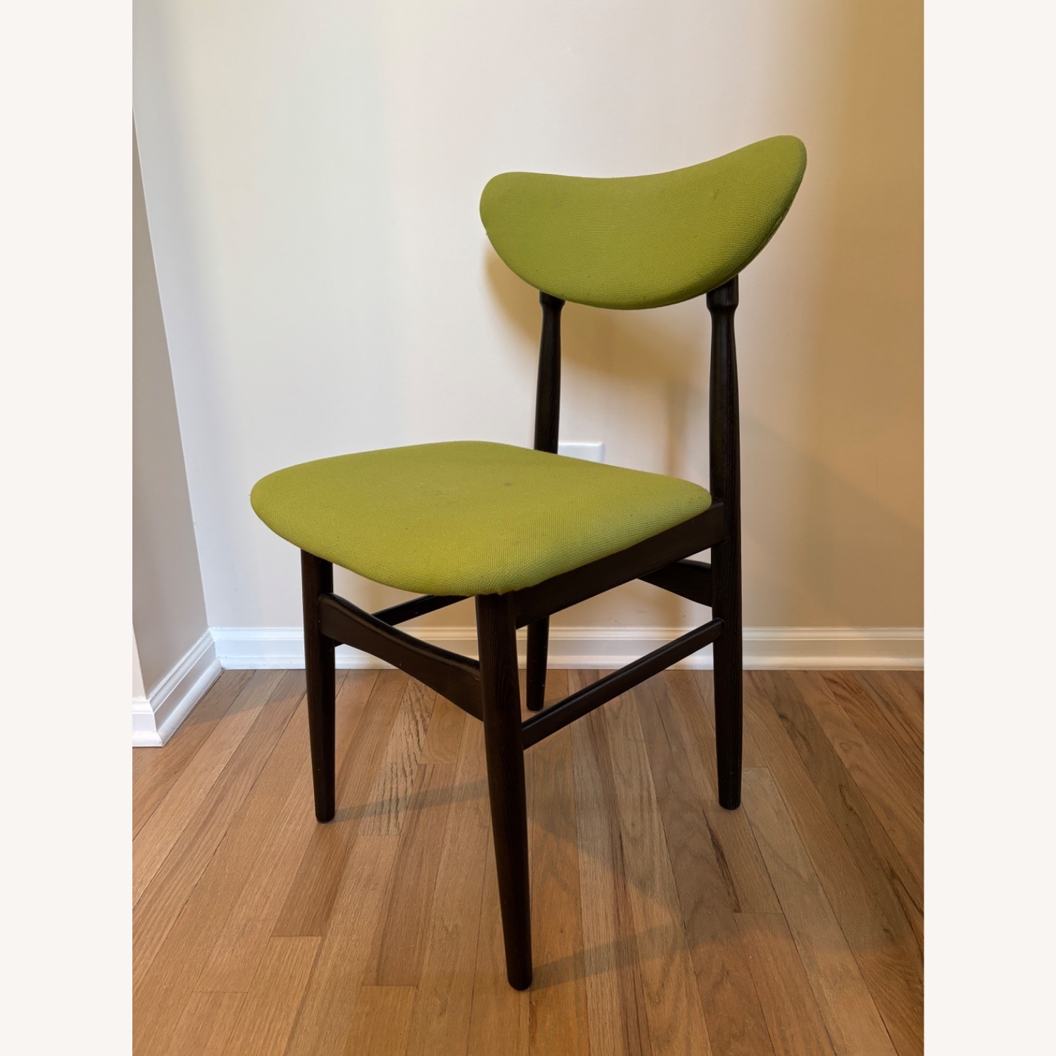 DWR Dining Set W Expandable Table - image-11