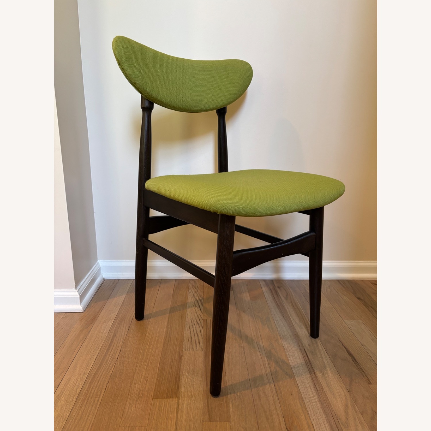 DWR Dining Set W Expandable Table - image-13