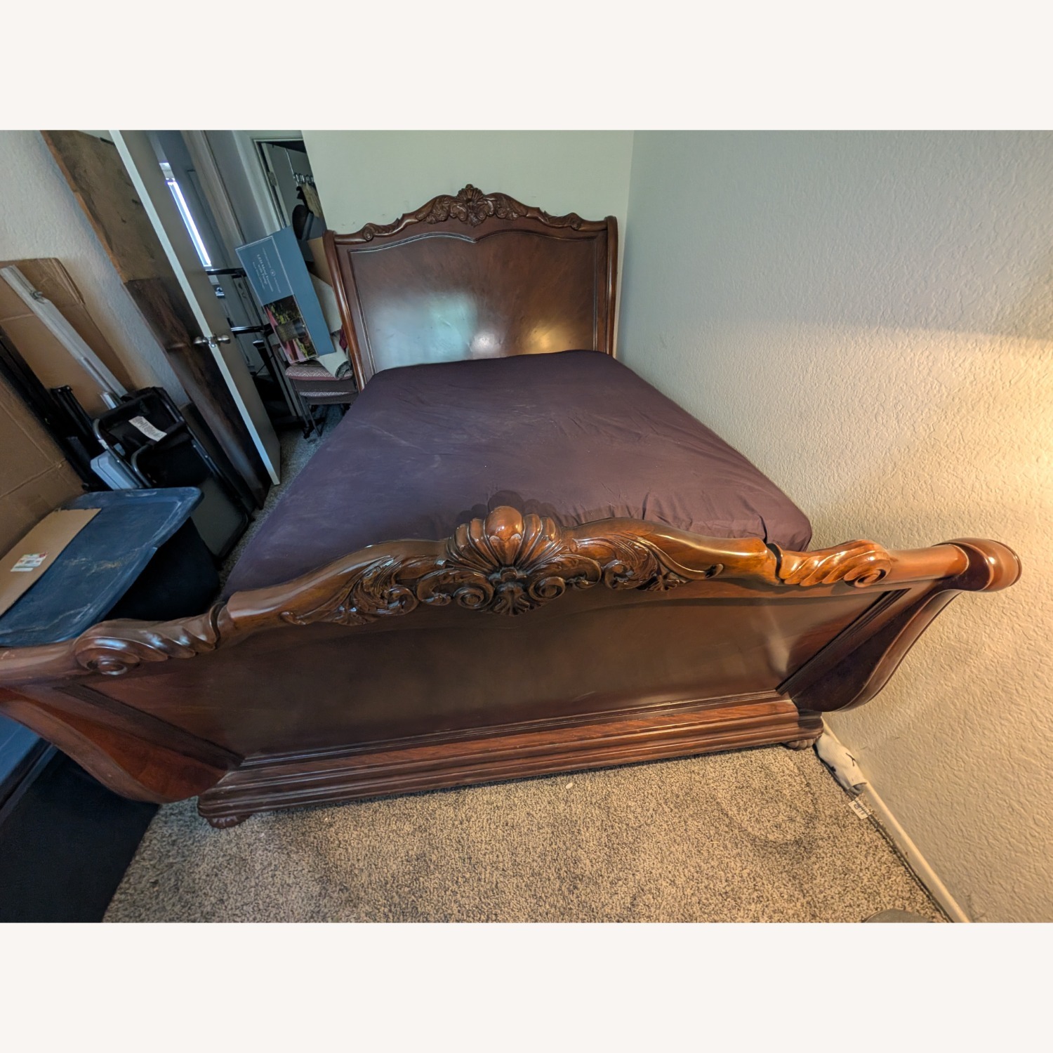 Touchstone Queen Size Sleigh Bed - image-5