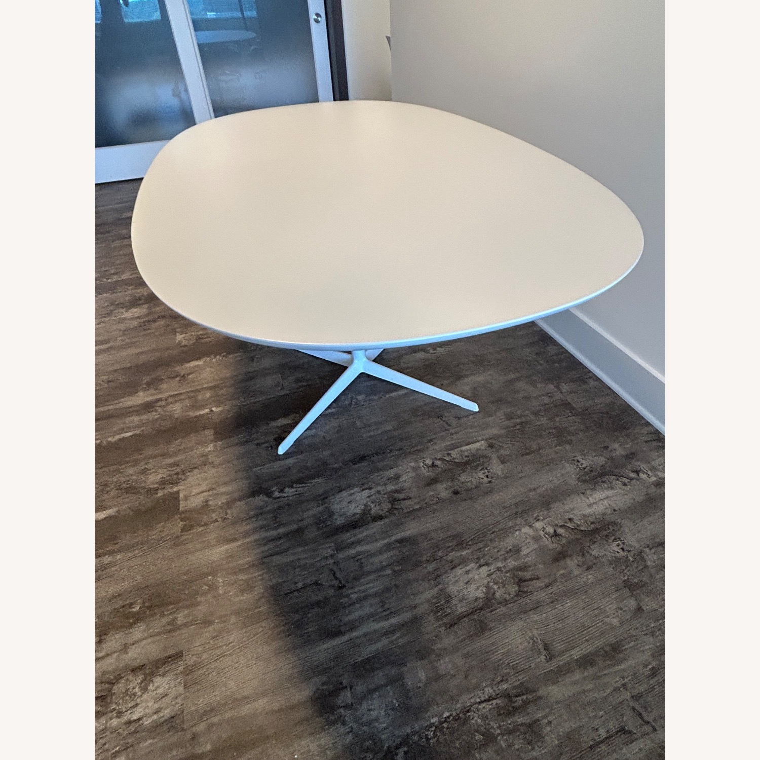 Arper Eolo Oval Dining Table - image-2