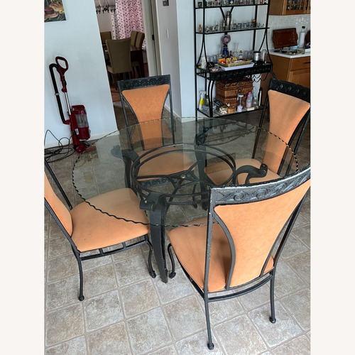 Used 5 Piece Dining Set for sale on AptDeco