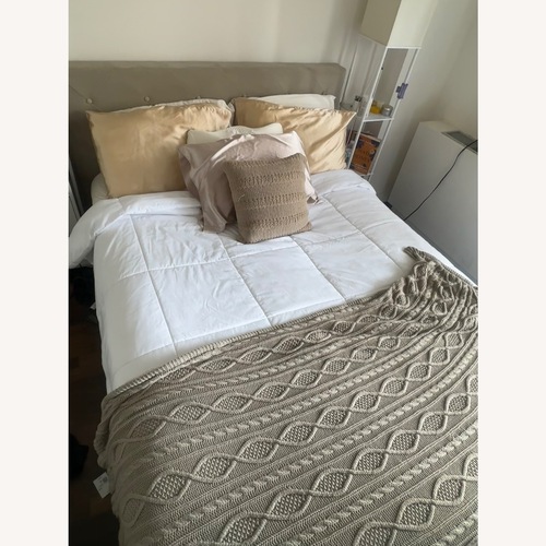 Used Zinus Shalini Upholstered Bedframe for sale on AptDeco