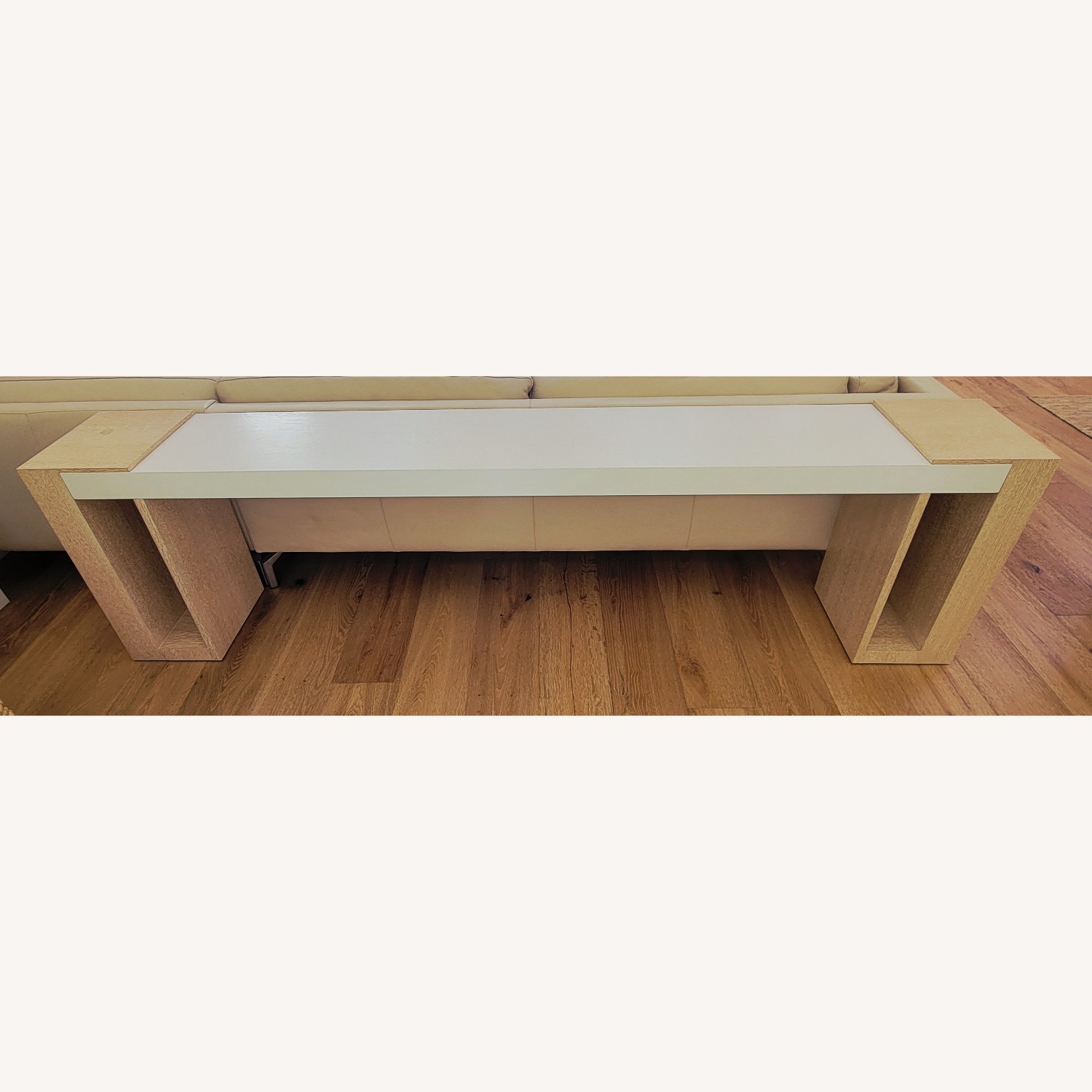 Erinn V. Custom Hunter Console - image-1