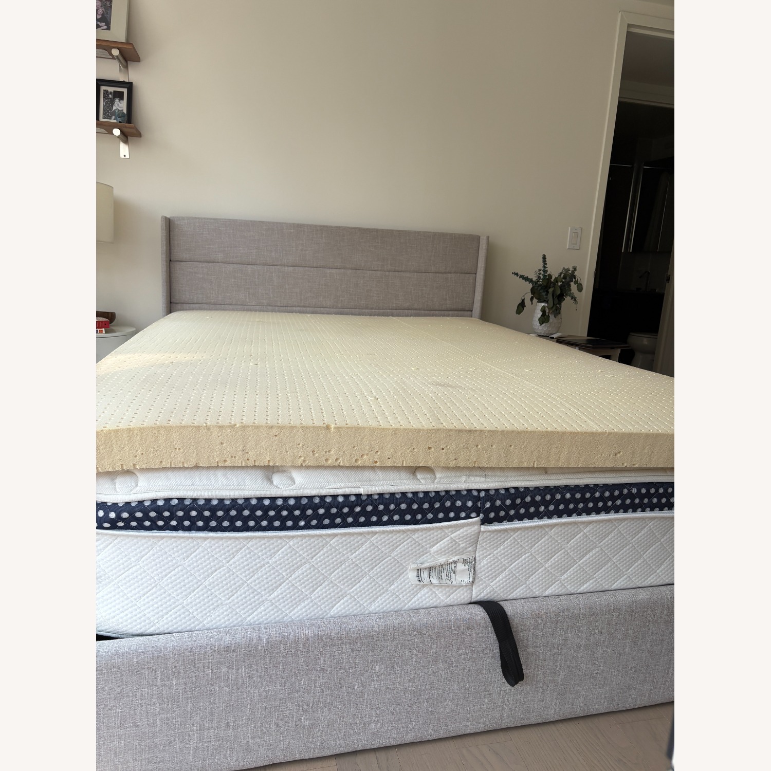 Verdugo Hydraulic Lift Up Storage Upholstered Platform Bed