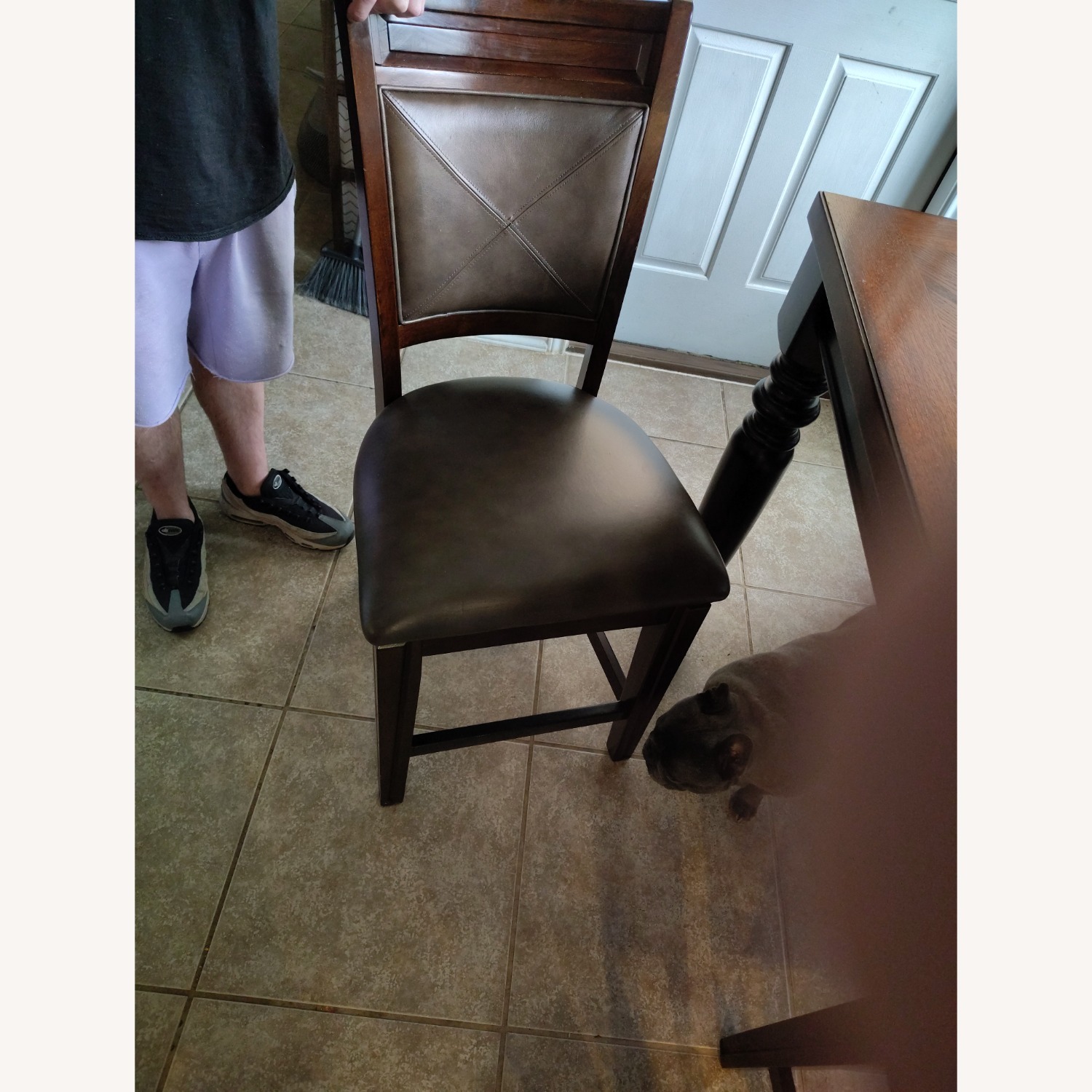 Antique Oak Table with 8 Chairs - image-4