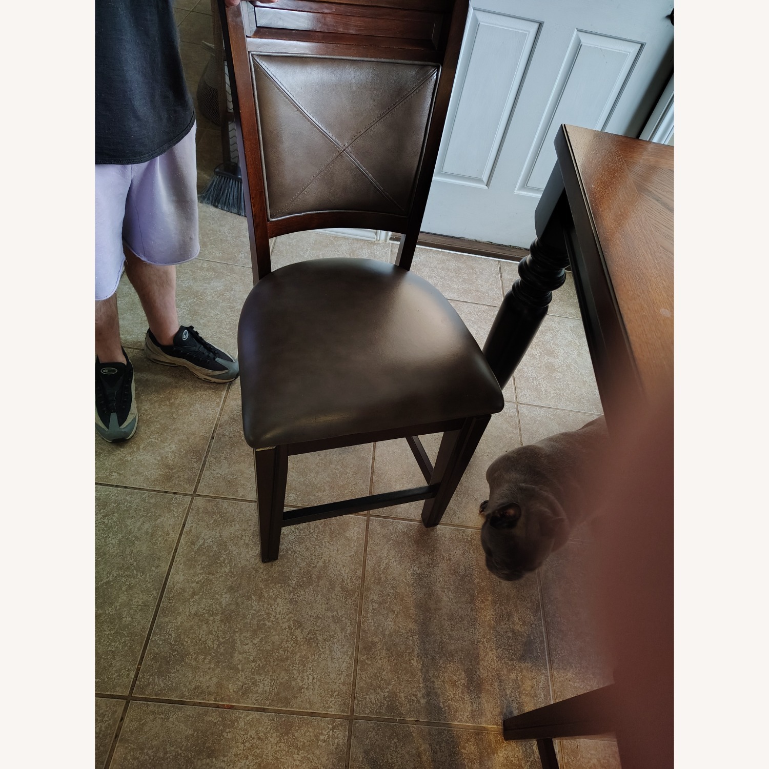 Antique Oak Table with 8 Chairs - image-7