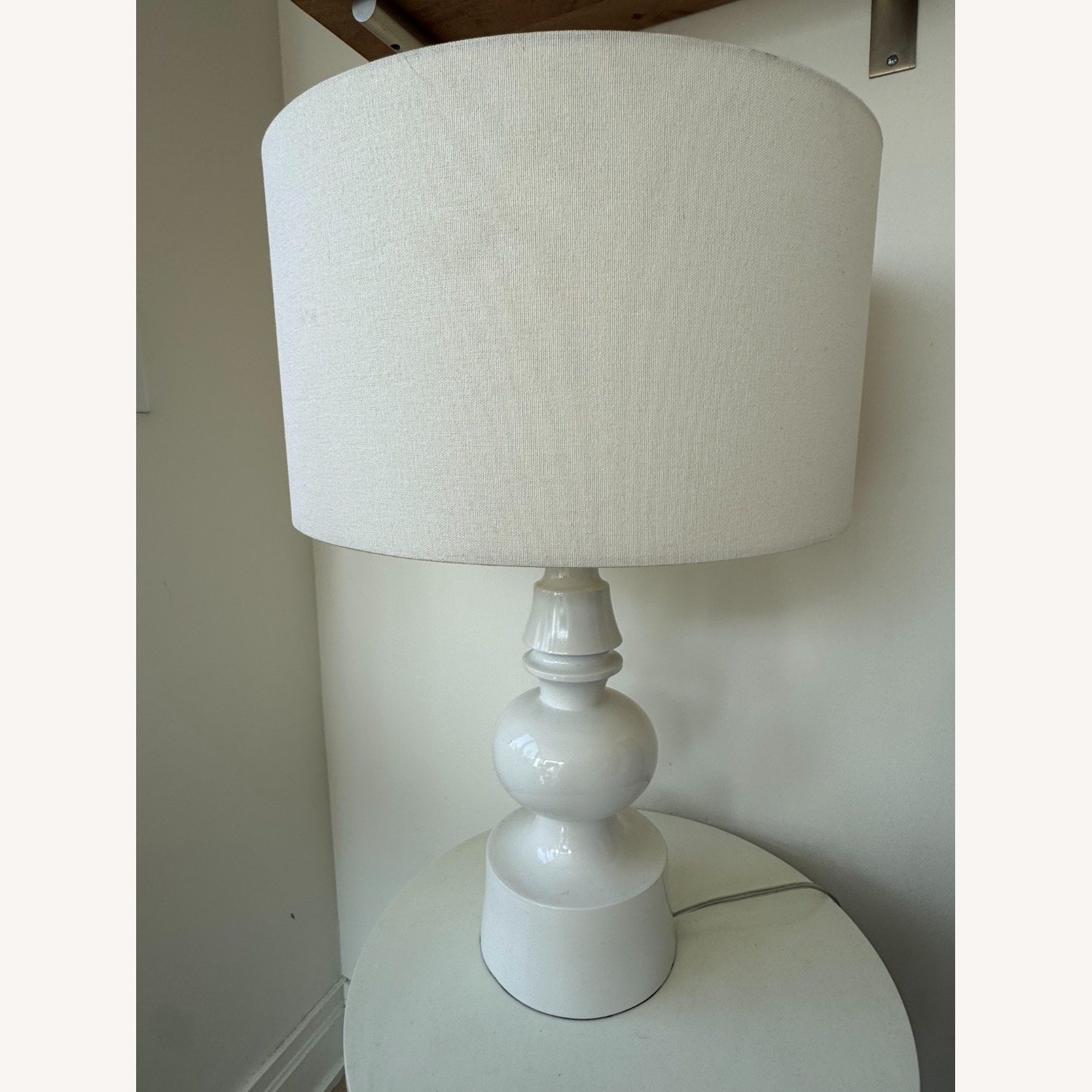 White Lamp Ceramic - AptDeco