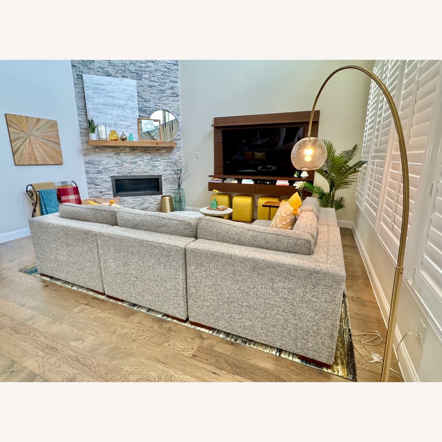 Rumi Light Gray Sectional Sofa - image-3