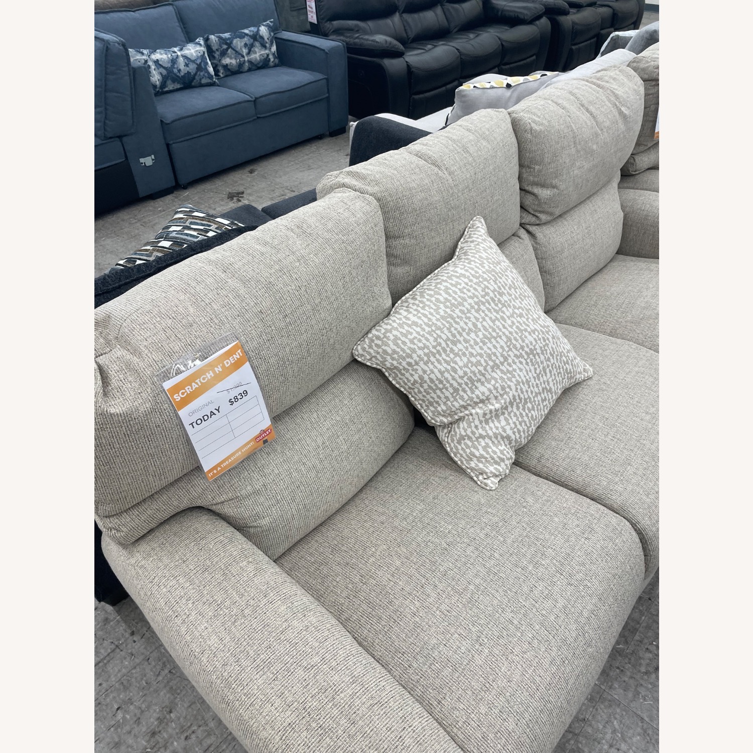 Bob‘s 3-Seater Power Reclining Sofa - image-1