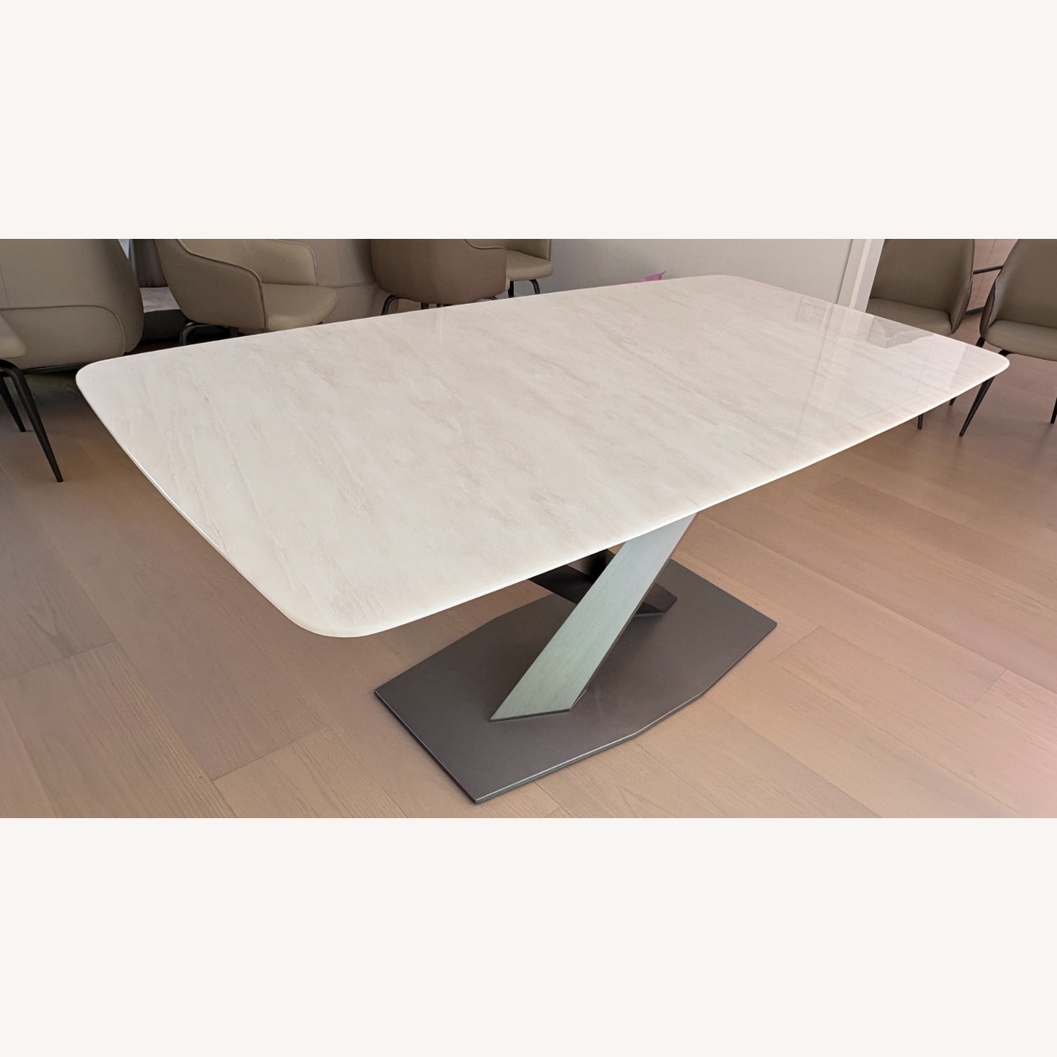  Karibib lce Marble Dining Table - image-5