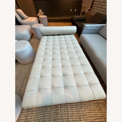 Used Knoll Barcelona Daybed Beige Leather for sale on AptDeco