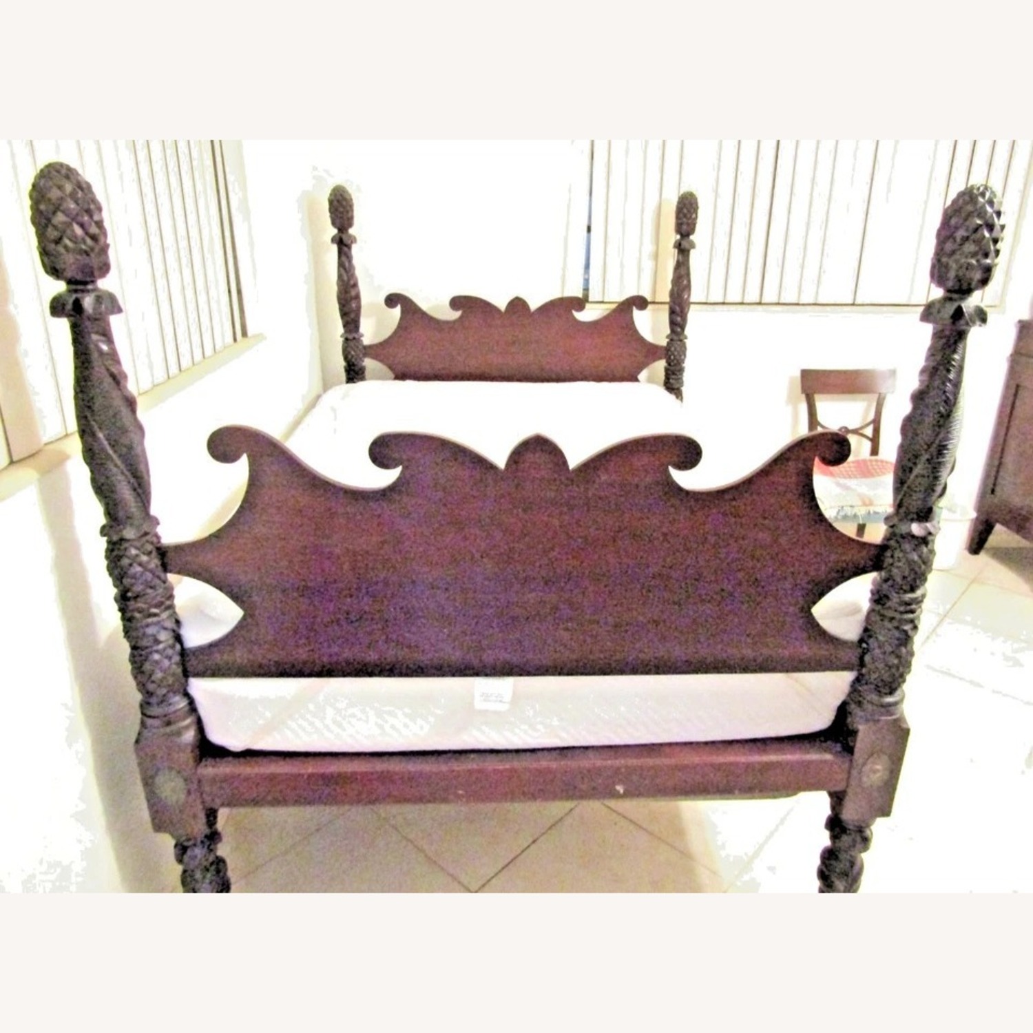 Federal Mahogany Full Pineapple Four Poster Bed - image-7