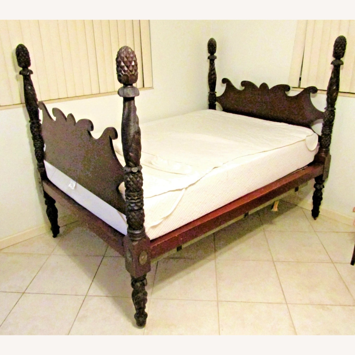 Federal Mahogany Full Pineapple Four Poster Bed - image-1