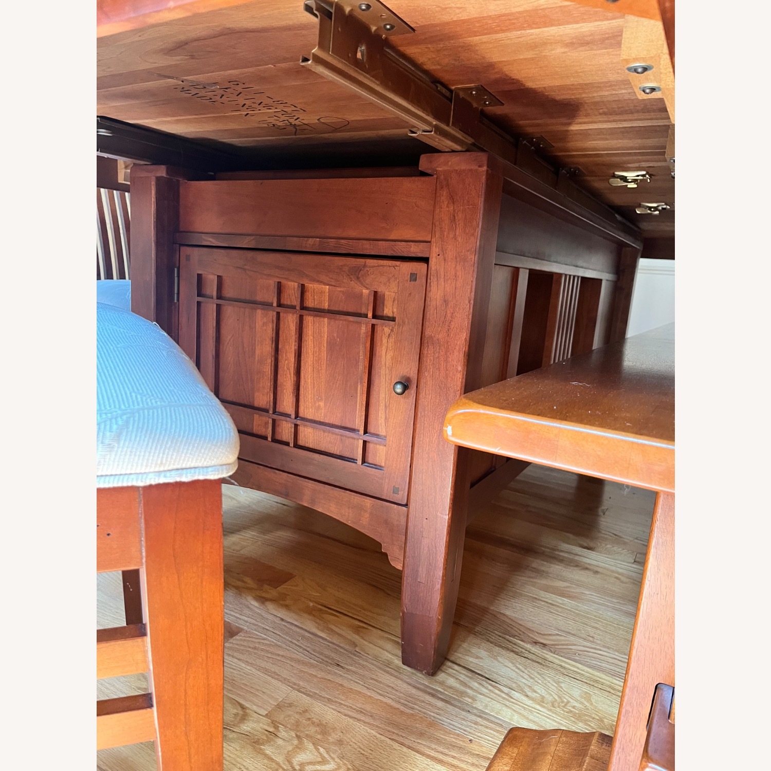 Dining Table with 6 Chairs and 2 Leaves - image-4